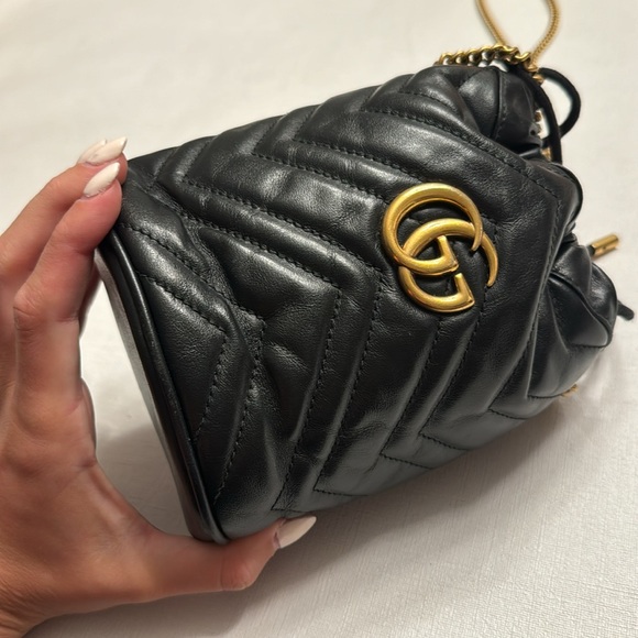 Gucci GG Mormont Bucket Bag Black - Picture 9 of 16